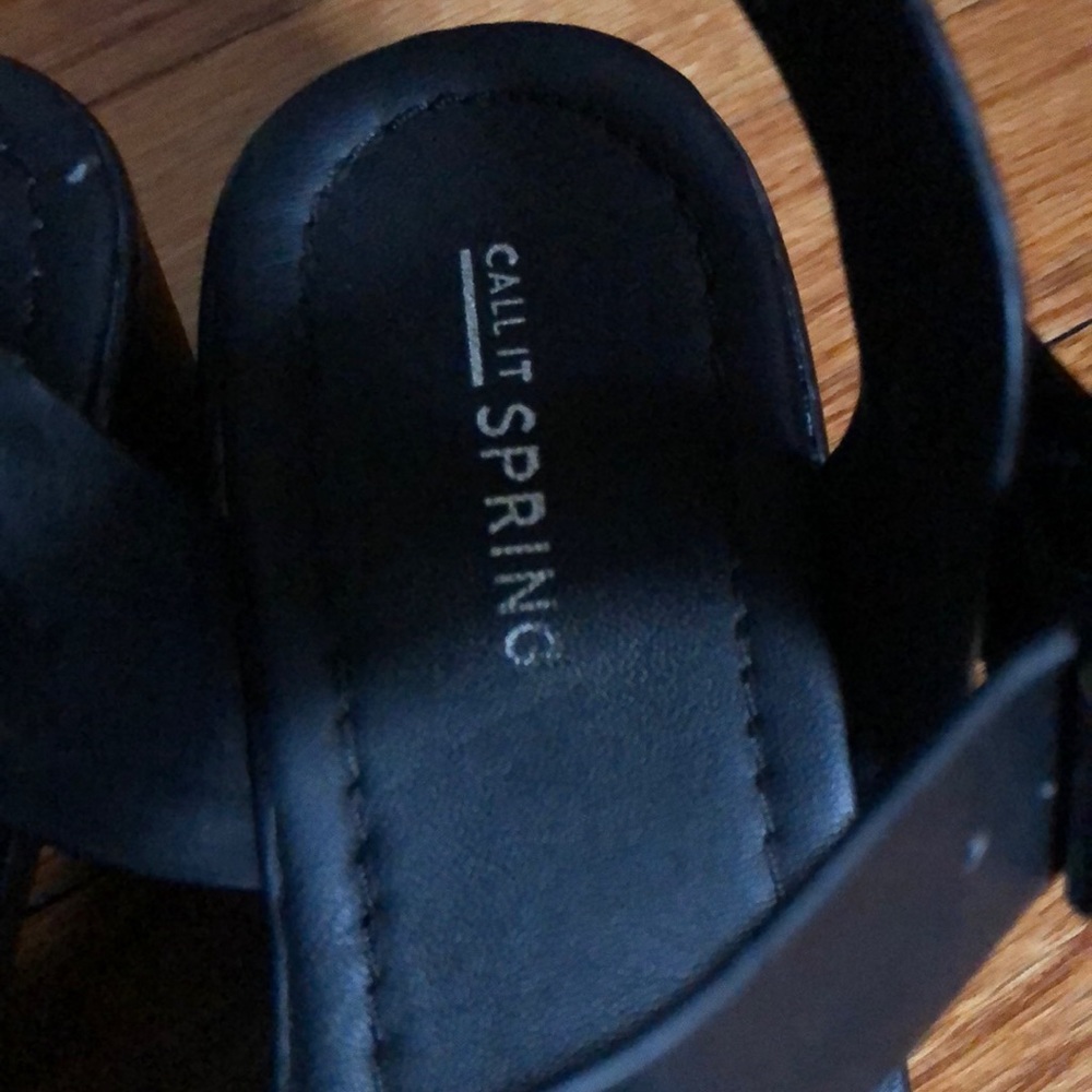 Call it spring sandals - Picture 2 of 3
